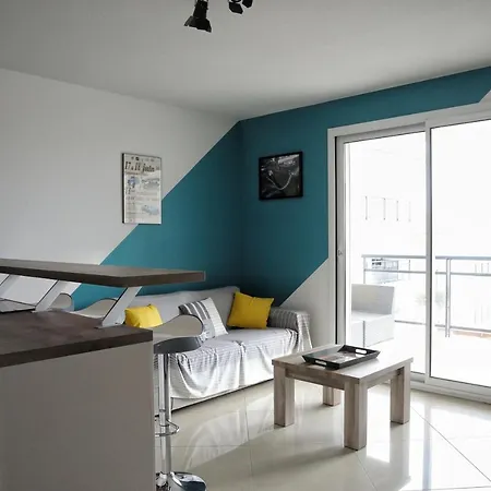 Appartement T2 Moderne Avec Terrasse A 100m De La Et Parking Sécurisé 4 Pers Maxi
