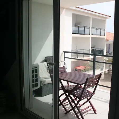Appartement T2 Moderne Avec Terrasse A 100m De La Et Parking Sécurisé 4 Pers Maxi