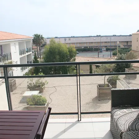 Appartement T2 Moderne Avec Terrasse A 100m De La Et Parking Sécurisé 4 Pers Maxi *