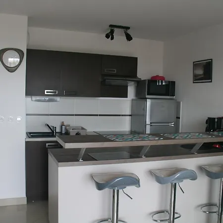 T2 Moderne Avec Terrasse A 100m De La Et Parking Securise 4 Pers Maxi